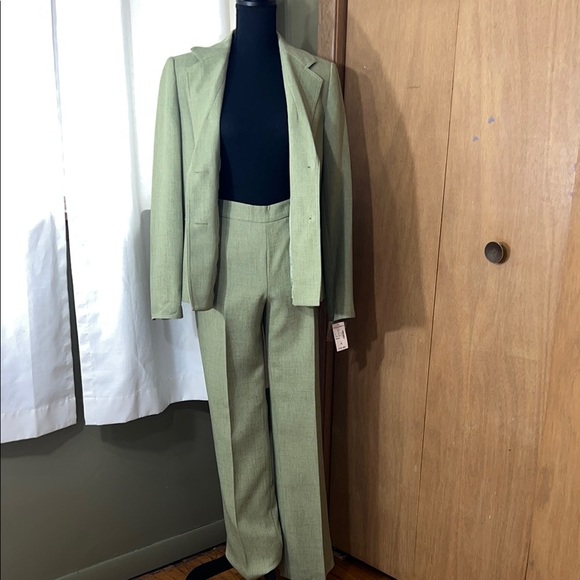 NWT Jones Studio Classic Women's Sage Green Blazer and Pants Set - Picture 8 of 8